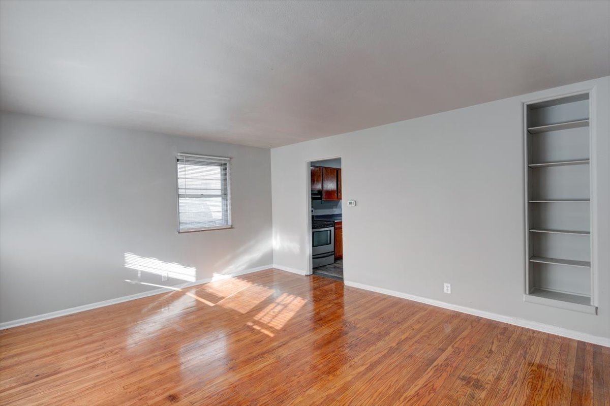 04-3715 N Colorado, Indianapolis IN_4755_6_7_8_9